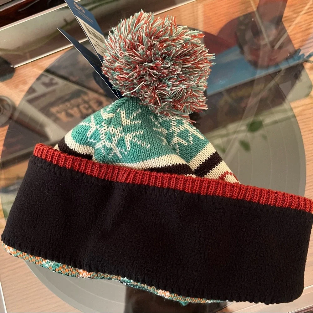 ☃️ Brooks Running Heritage Pom Beanie, Winter Hat, Brooks, NWT - Picture 3 of 8